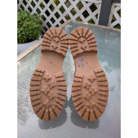 H&M Black Chunky Chelsea Boots Sz 8 Leather Tan Platform Lug Sole Ankle Boot - Picture 4 of 8